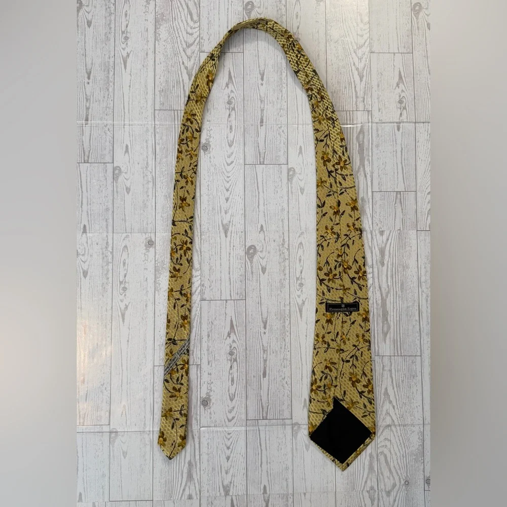 Ermenegildo Zegna, Yellow Floral, 100% Silk, Made in Italy, Designer‎ Neck Tie